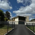 Vila Luxury Orion With Heated Pool, Billard Bieville-Beuville