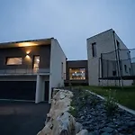 Luxury Orion With Heated Pool, Billard Vila *