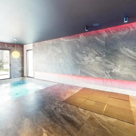 Villa Luxury Orion With Heated Pool, Billard *