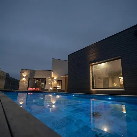 Luxury Orion With Heated Pool, Billard Bieville-Beuville