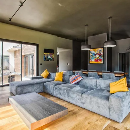 Villa Luxury Orion With Heated Pool, Billard *
