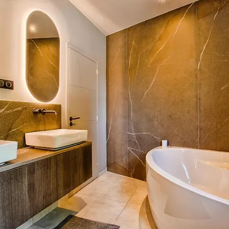 Villa Luxury Orion With Heated Pool, Billard *