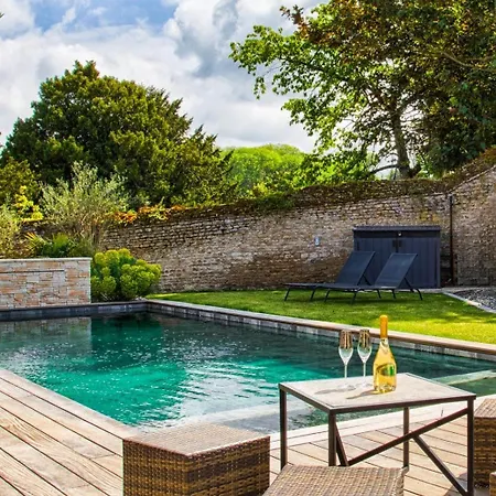 Luxury Orion With Heated Pool, Billard Villa *